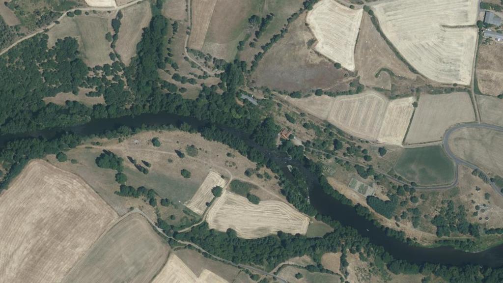 Vue aérienne de 1.5 Allier barrage de Chilhac