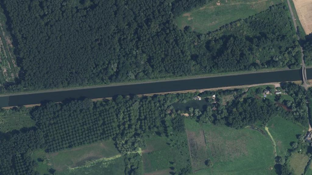 Vue aérienne de Canal Latéral à l'Oise (Aisne)