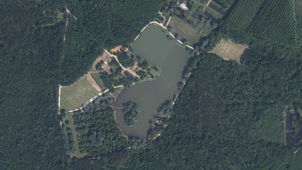 Vue aérienne des environs de Guesnes