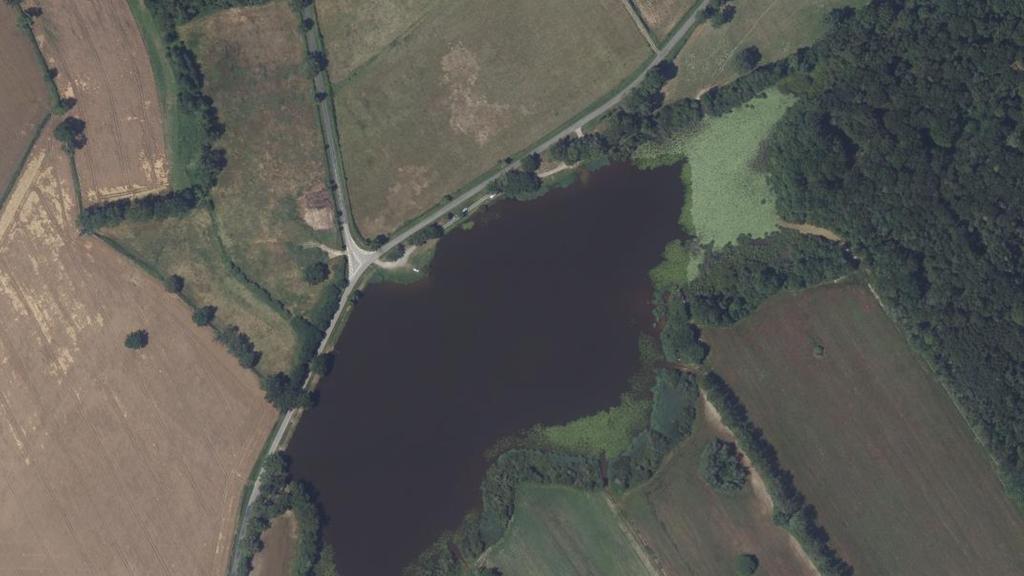 Vue aérienne de Étang de la Roche Chevreux (Lignac)