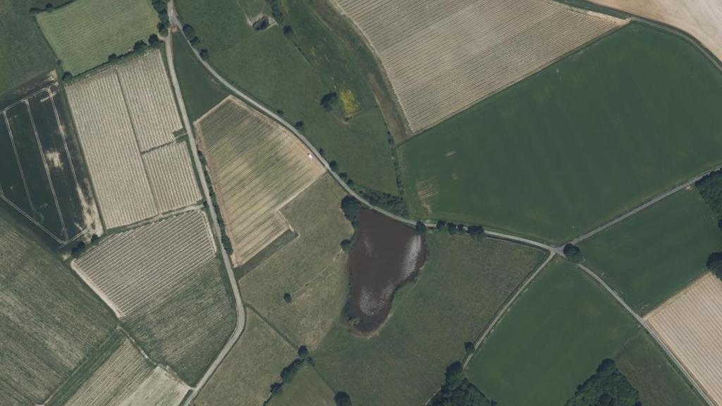 Vue aérienne de Étang de Passavant sur Layon
