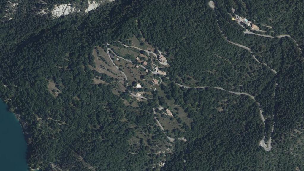 Vue aérienne des environs de Castellane