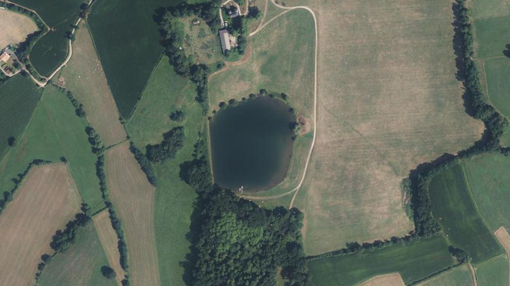 Vue aérienne des environs de Saint-Jean-le-Vieux