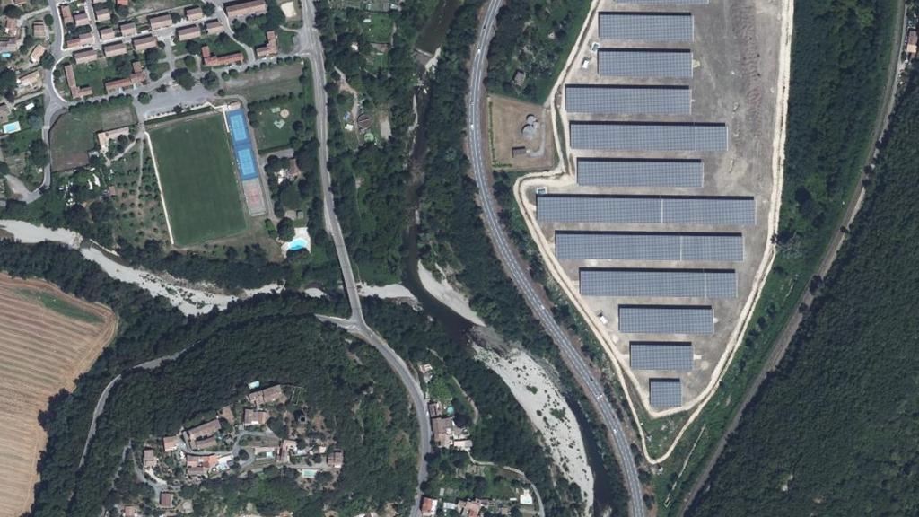 Vue aérienne des environs de Alès