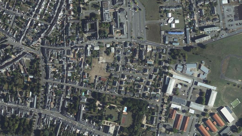 Vue aérienne des environs de Bazouges Cré sur Loir