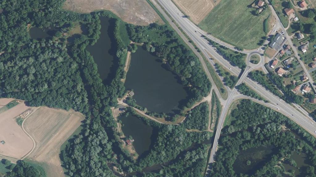 Vue aérienne de Mise en place d’un ponton pour pêcheurs à mobilité réduite