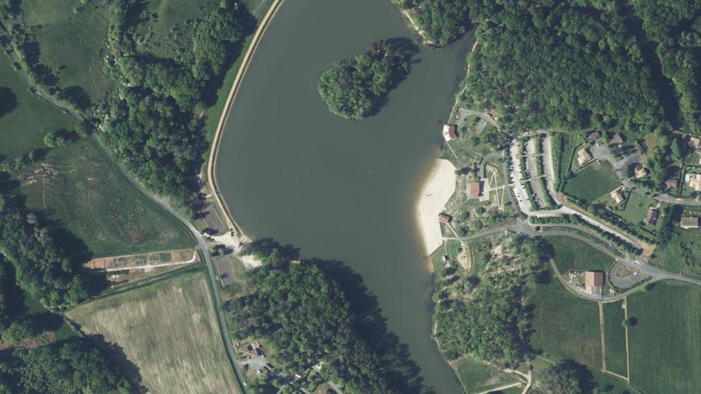 Vue aérienne de Parcours pêche Famille du lac de Gurson