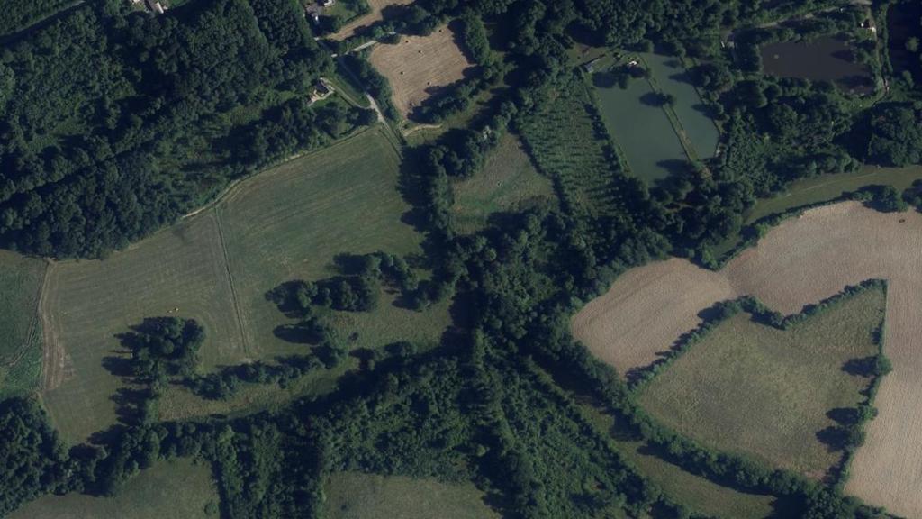 Vue aérienne de Plan d'Eau 1 de la Commune du Fréty