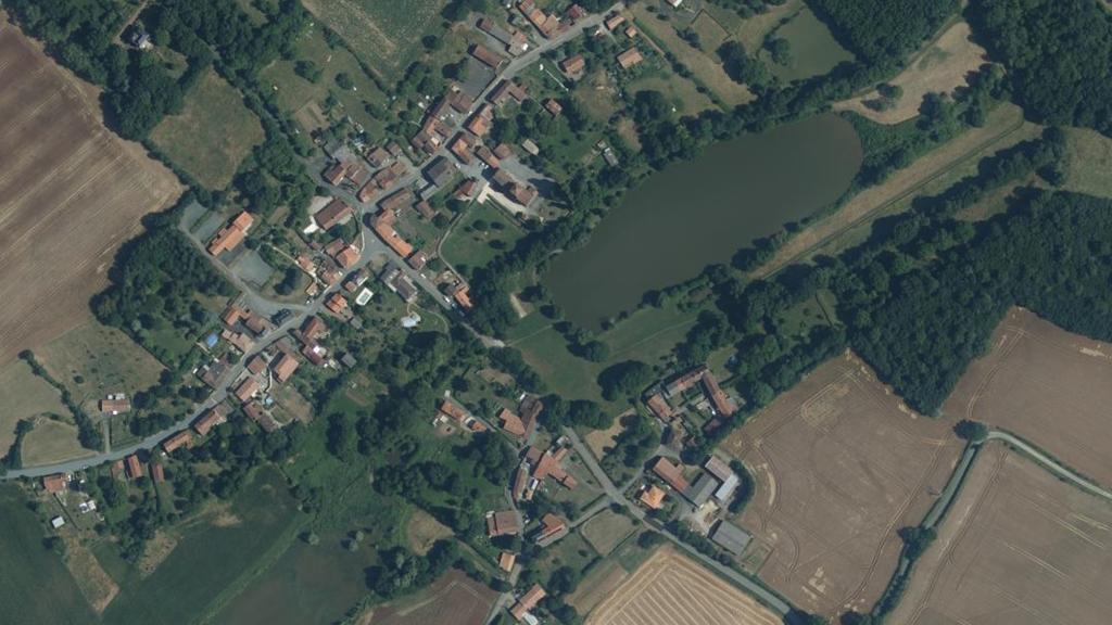 Plan d'eau communal à Saint Martin Lars en Sainte Hermine : 2,2 ha