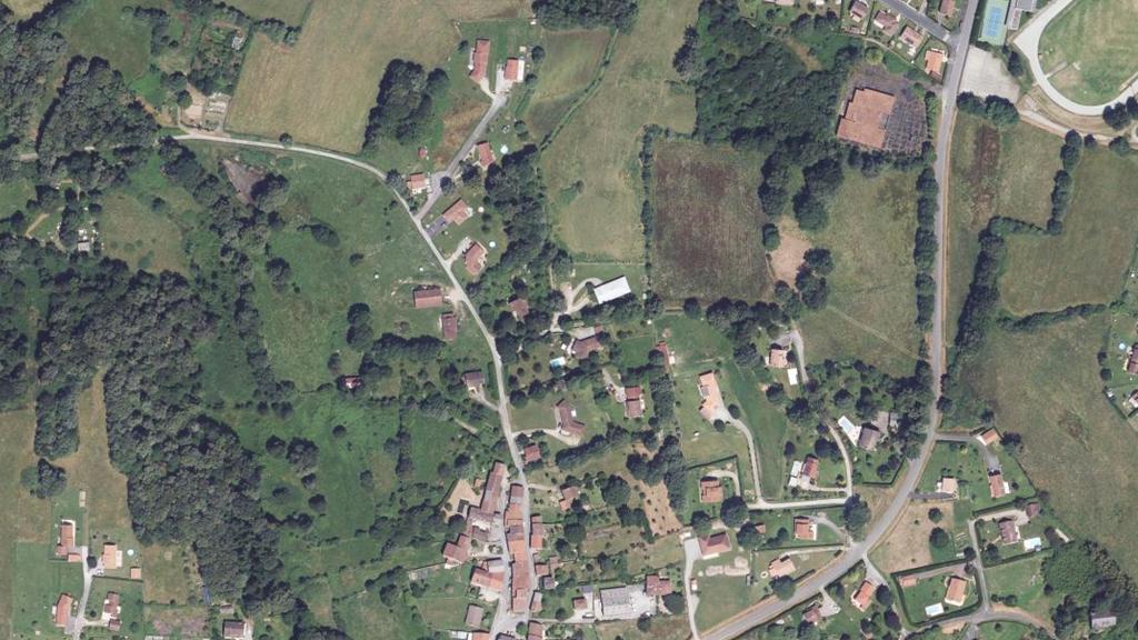 Vue aérienne de Plan d'Eau de Bessines-Sagnat