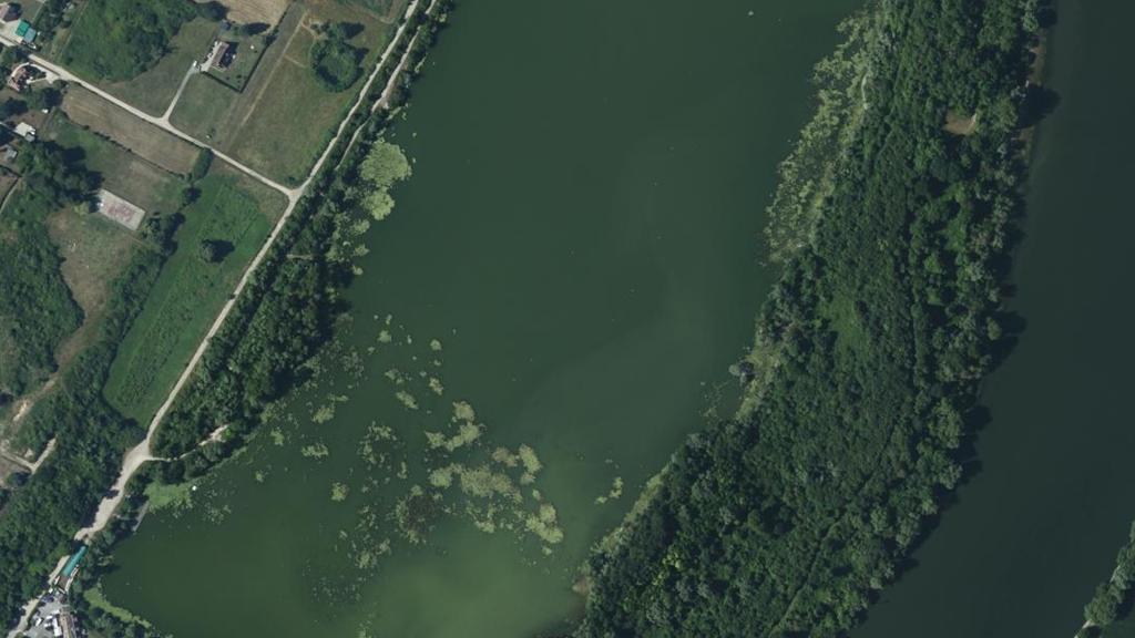 Vue aérienne de Plan d'Eau de la Commune de Tosny