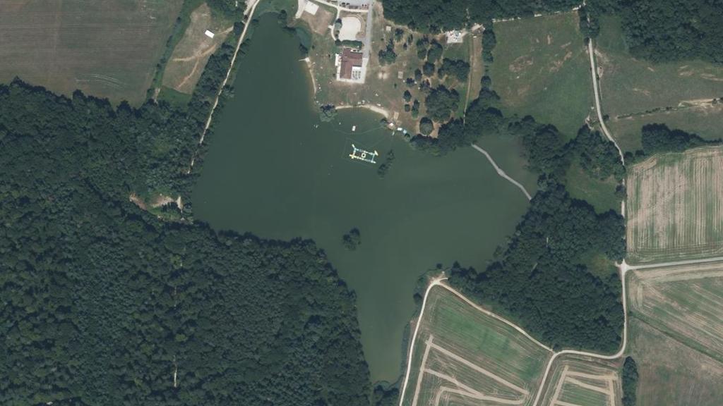 Vue aérienne de Plan d'Eau de la Grange du Pin