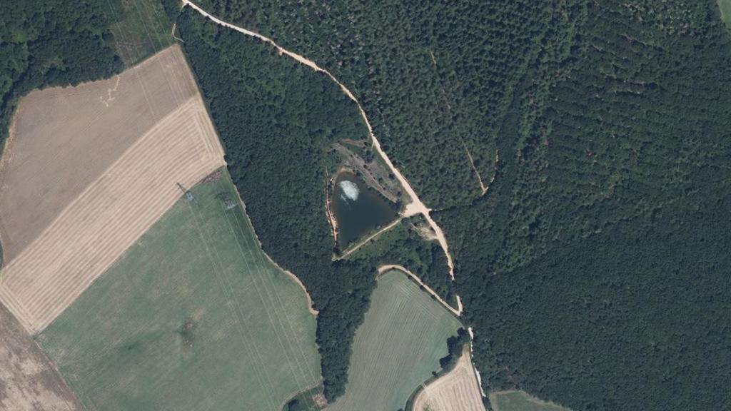 Plan d'eau des Bruyères près de Bertholène