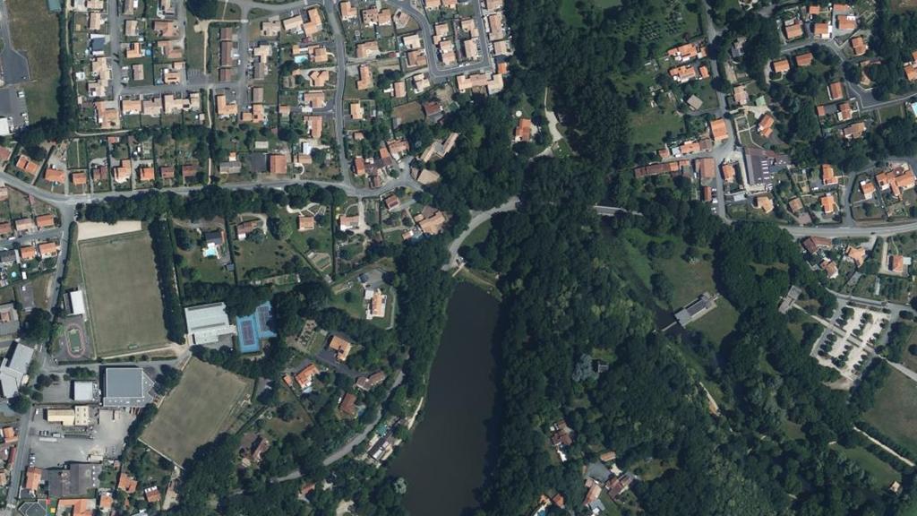 Plan d'eau du Ranch aux Lucs-sur-Boulogne : 2 ha