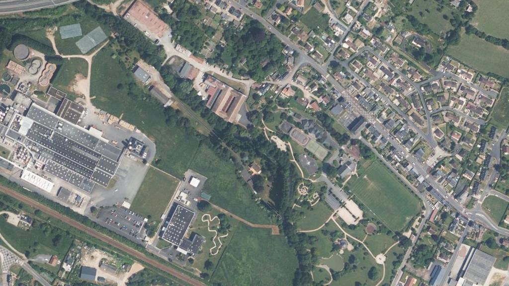 Vue aérienne de Seuil de l'usine Laniel