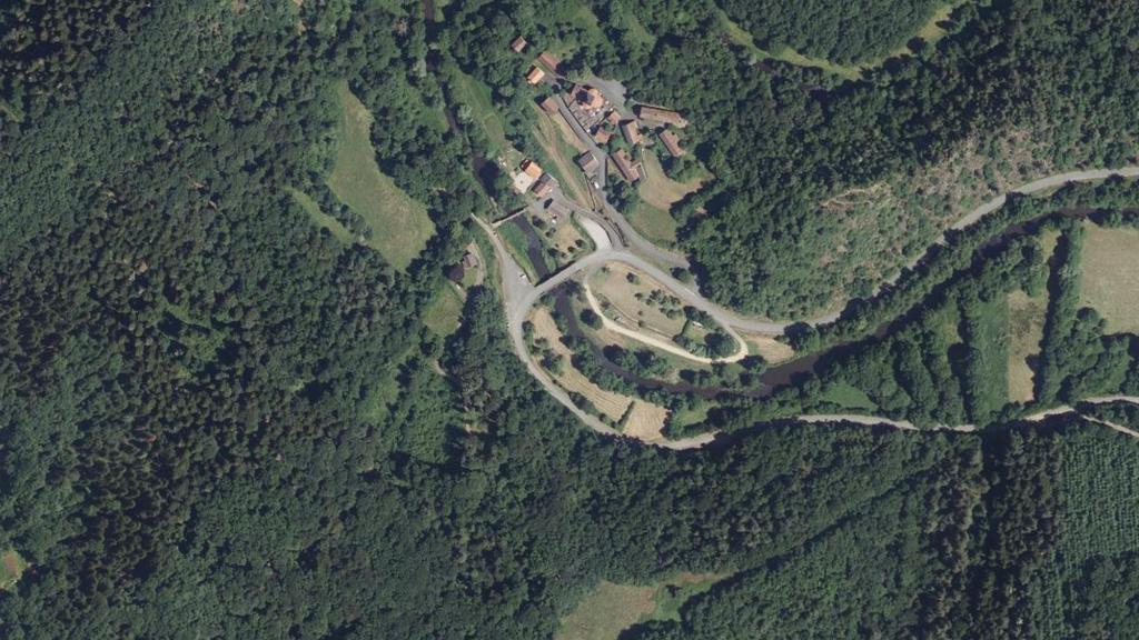 Vue aérienne de Sioule à Montfermy