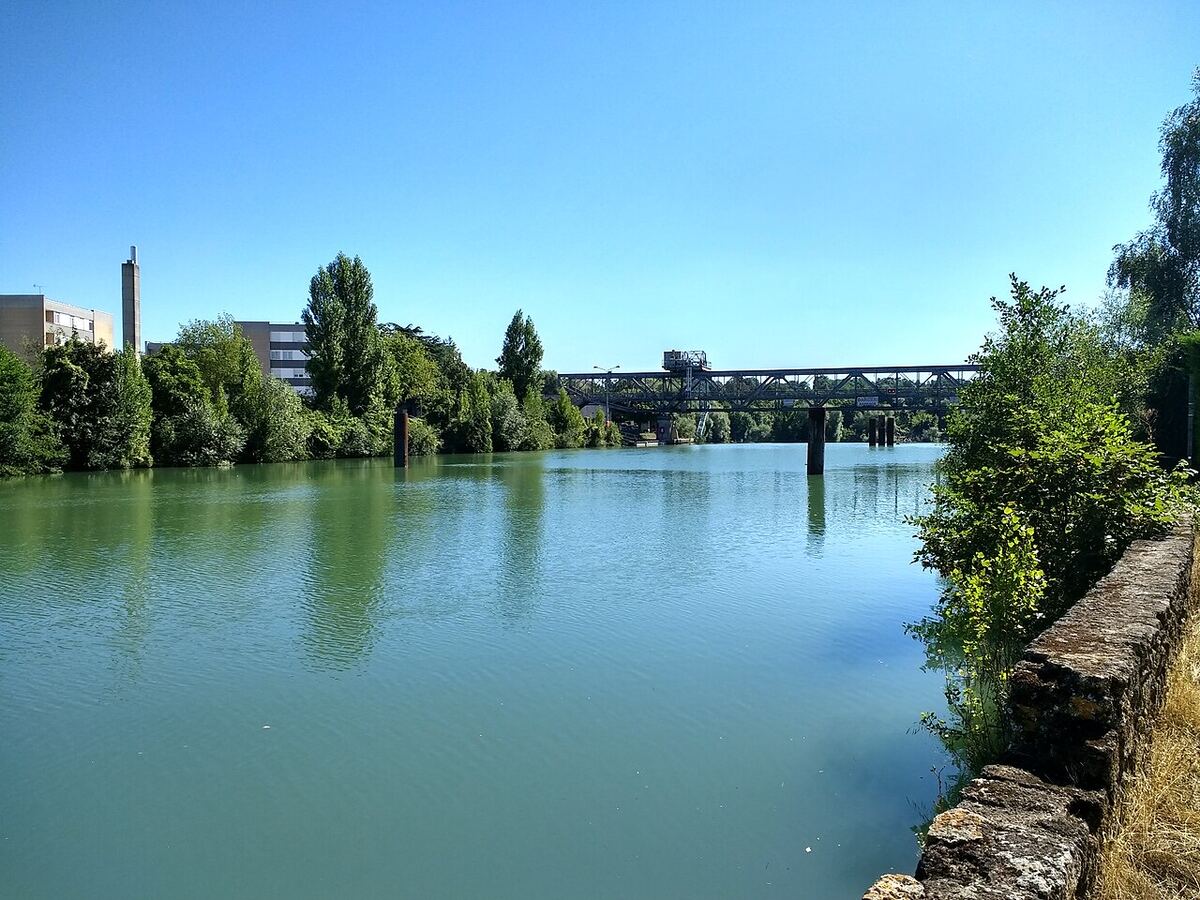 Environs de Marne, photographiés à 135 m