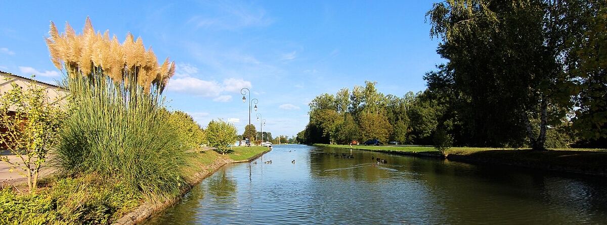 Environs de Secteur de pêche de Cercy-la-Tour, photographiés à 183 m