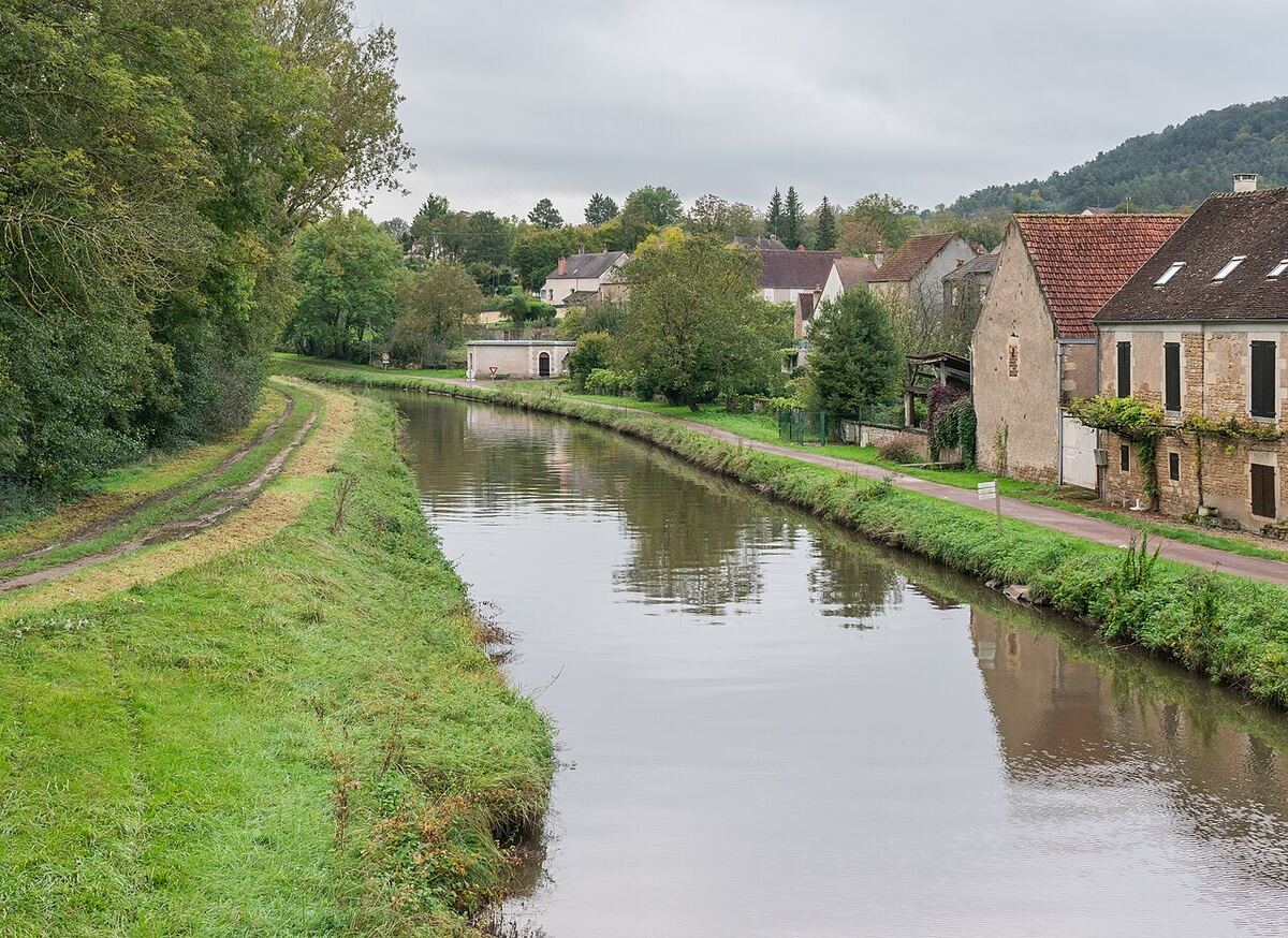 Environs de Secteur de pêche de Villiers-sur-Yonne, photographiés à 167 m