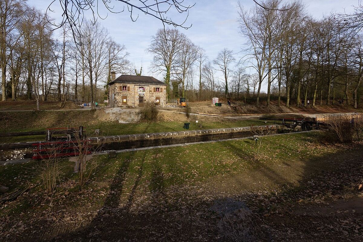 Zone de pêche accessible aux PMR sur le canal d'Ille-et-Rance à Hédé-Bazouges